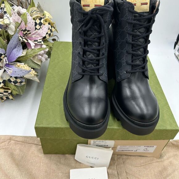 Women’s Gucci GG Supreme monogram boots size 11.5 fits smaller made in Italy - Picture 9 of 10